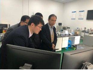 國家納米工程中心常務(wù)副主任崔大祥教授一行蒞臨紐邁現(xiàn)場(chǎng)考察